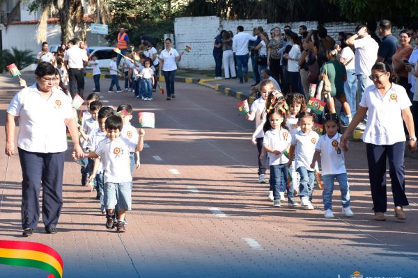 44desfile2-patrio-2026253315E9-7297-AD4B-2B7F-E59B2A53433D.jpg