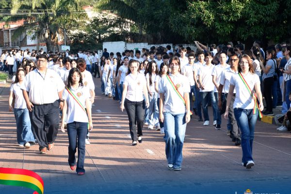 8desfile2-patrio-20264EE2C2C2-5AF6-7B84-DE64-9A8CD7382B8F.jpg